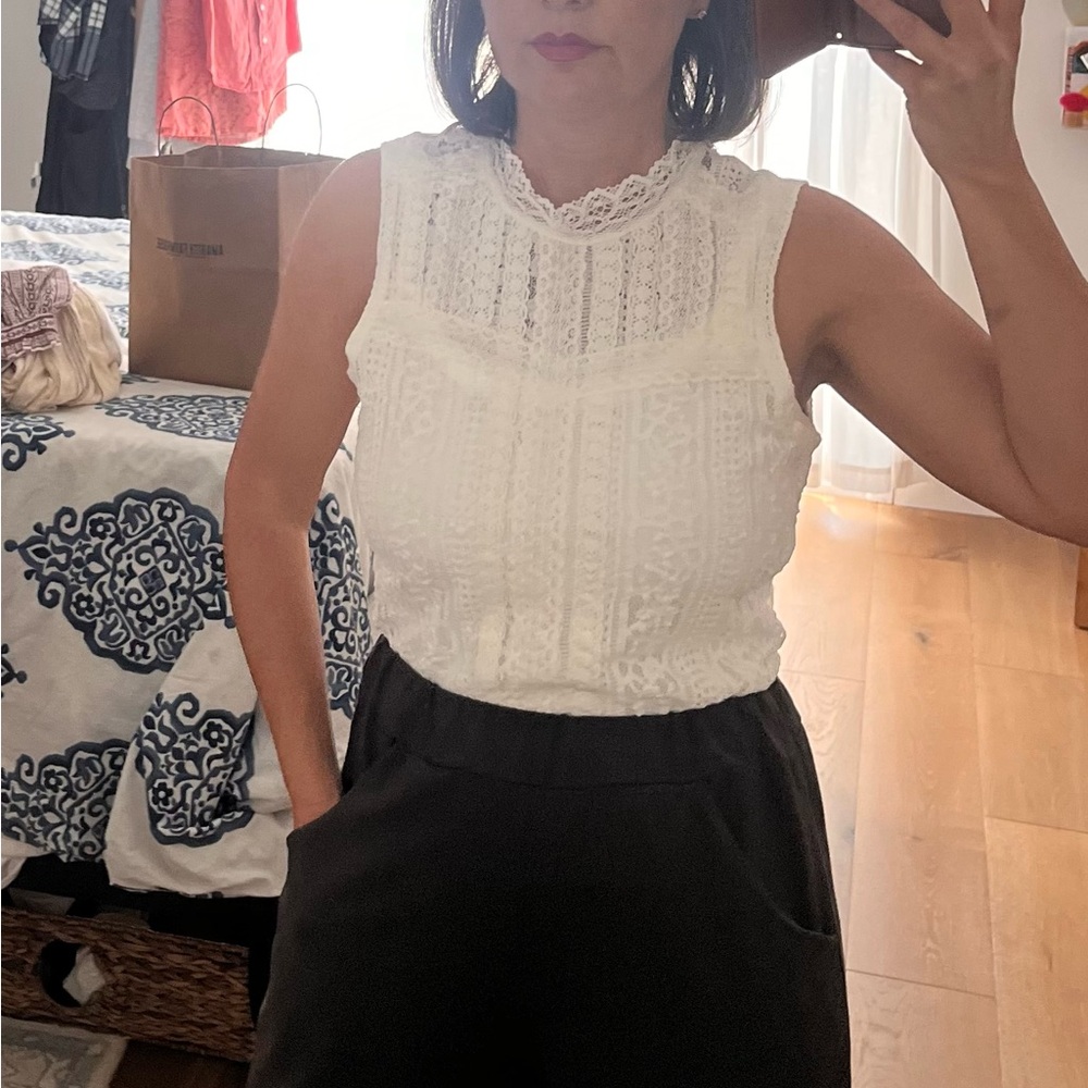 Elegant White Lace Sleeveless Top